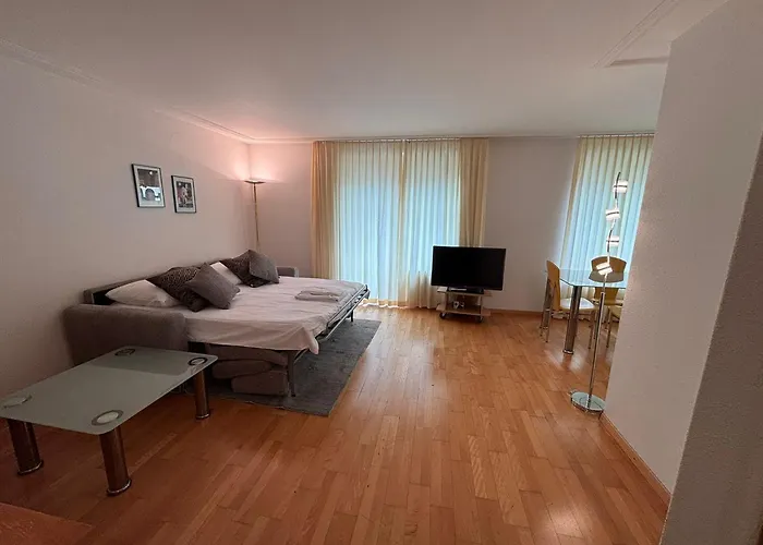 1br Near - Joy St3 R *