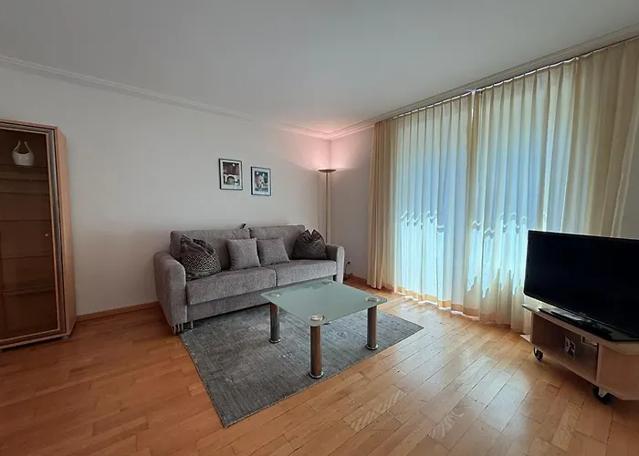 1br Near - Joy St3 R *